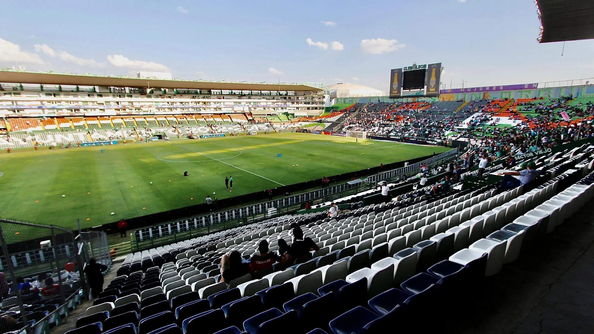 ESTADIO - Fco Meza - El Sol de León (3) (1)